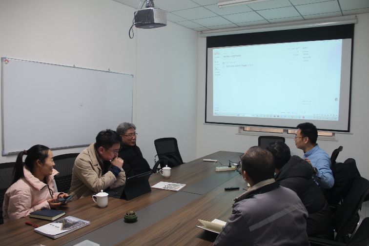 Shandong Lannuo Janubiy Koreyaning Dongguk universiteti professori KWAK, Mun Kyu, Ph.D. va vakil Liang Tongho bilan shovqin laboratoriyasi va shovqinni nazorat qilish loyihasini muhokama qildi. Shandong Lannuo Janubiy Koreyaning Dongguk universiteti professori KWAK, Mun Kyu, Ph.D. va vakil Liang Tongho bilan shovqin laboratoriyasi va shovqinni nazorat qilish loyihasini muhokama qildi.